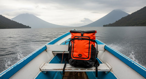 Mejor mochila impermeable para lanchas y lluvia en Atitlán